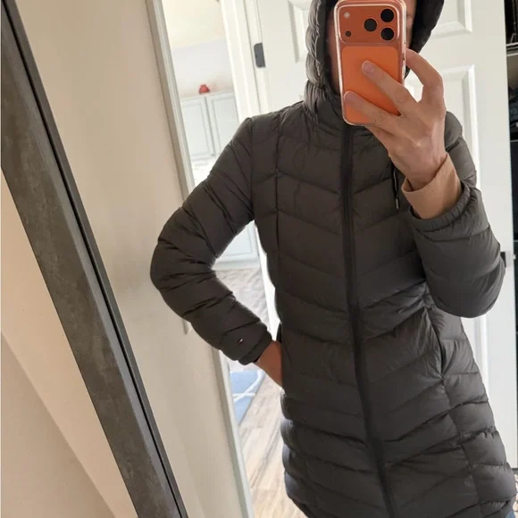 Tommy Hilfiger Women's Charcoal Puffer Jacket - Picture 3 of 7